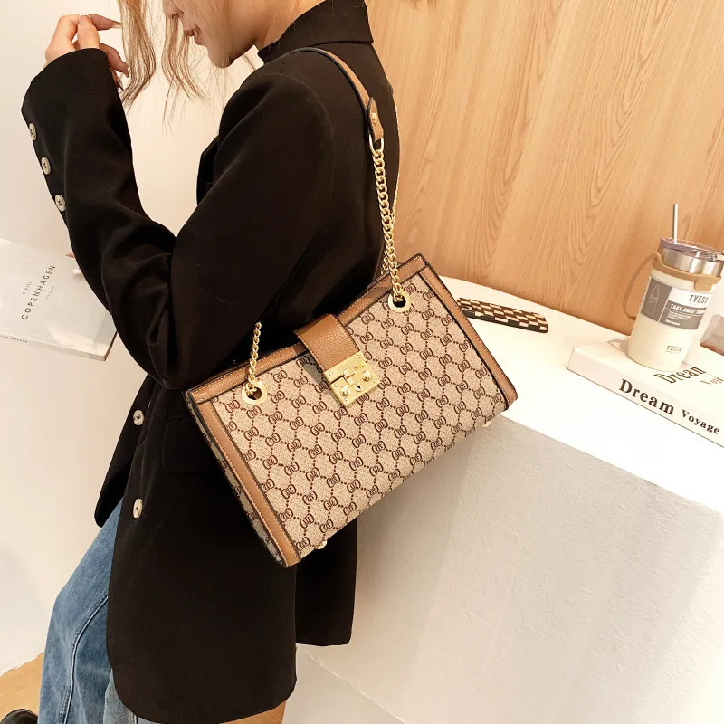 Designer Freies Verschiffen 2025 Neue Modische Tote Premium Textur Gedruckt Große Kapazität Einzelnen Schulter Unterarm Tasche Für_voghion.com