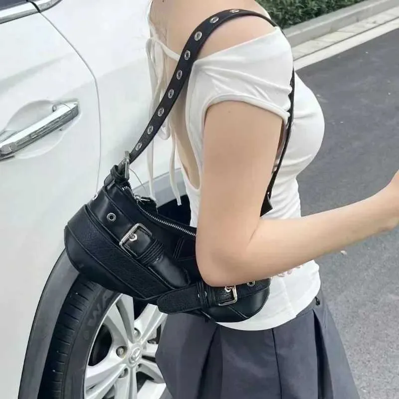 Retro belt decoration shoulder designer armrest punk motorcycle bag Pu leather womens handbag Y241216_voghion.com