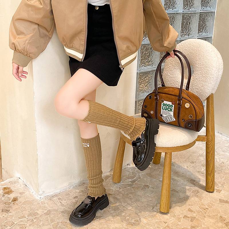 Beinwärmer Baumwoll-Maillard-Socken für Damen, Frühlings- und Herbst-Florsocken mit Herzstickerei, JK-japanische Strickwolle, Herbst- und Winter-Wadensocken_voghion.com