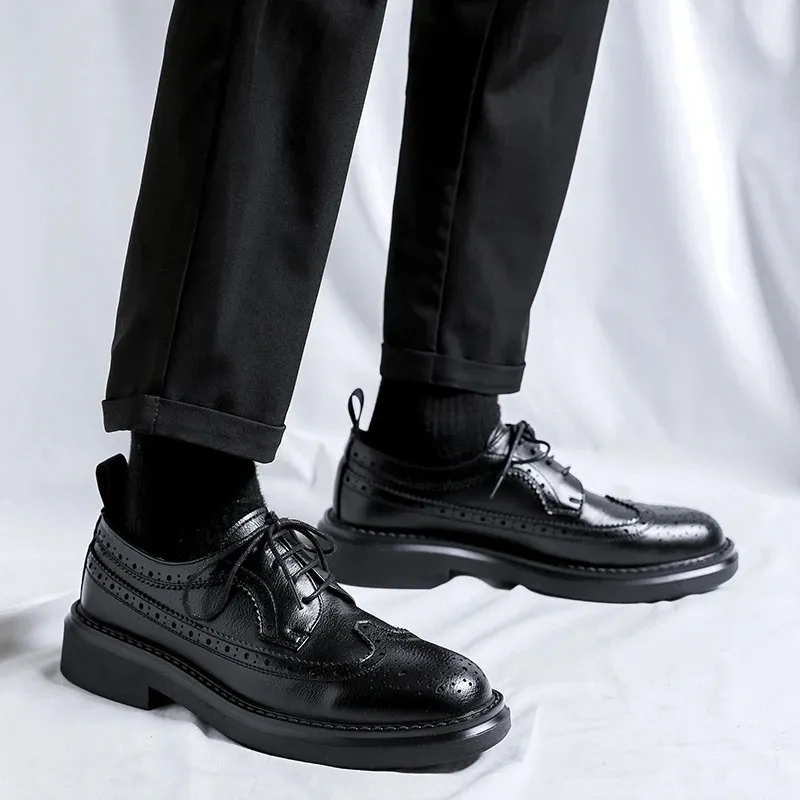 Novos sapatos Brogues clássicos da moda para homens Oxfords com cadarço em couro preto formal para festa de casamento 240614_voghion.com