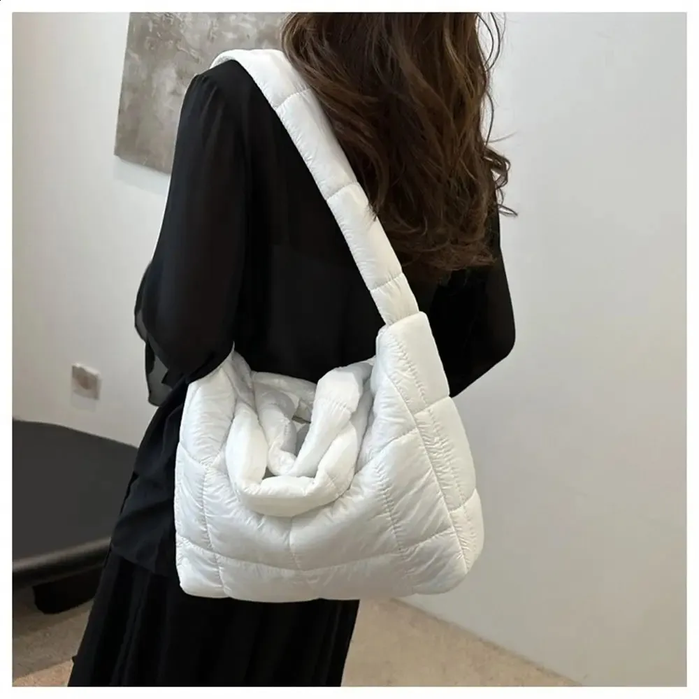 Puffy Quilted Shoulder Tote Bag Large Capacity Lightweight Cotton_voghion.com