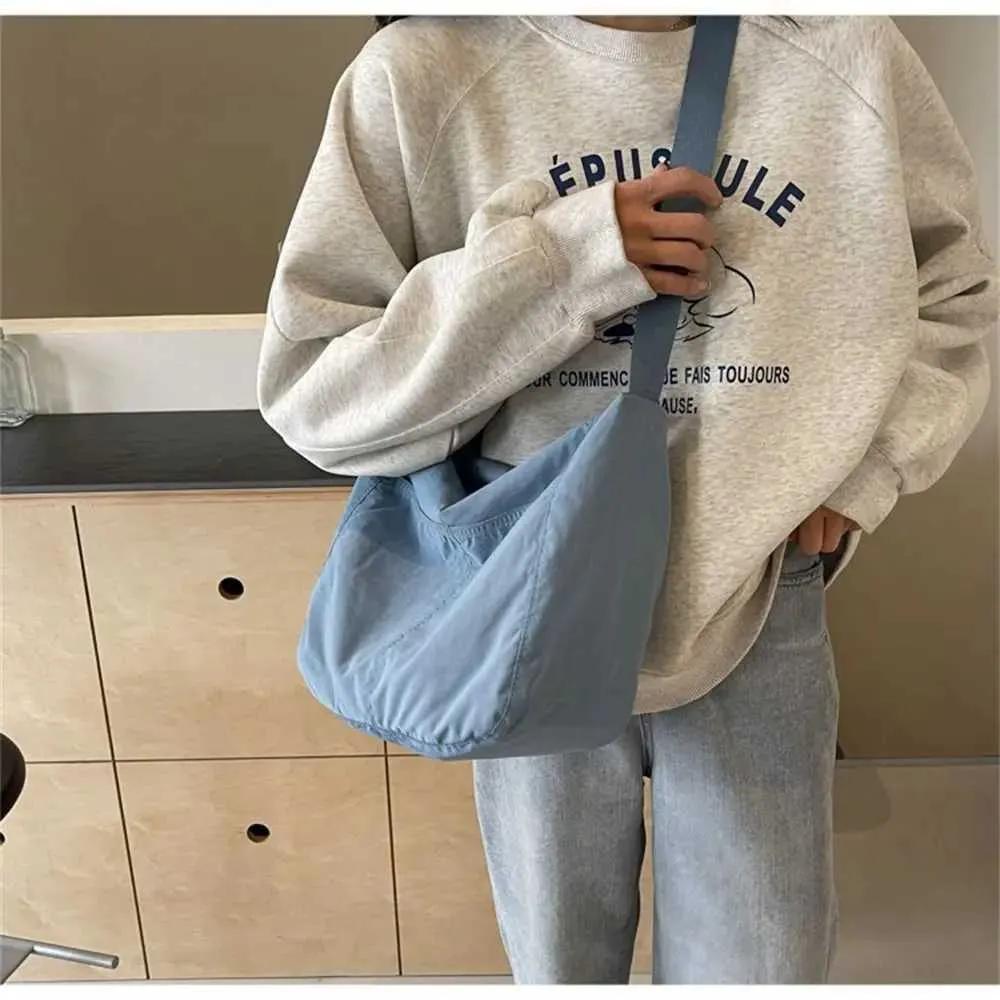 Fraen Meedercher Crossbody Schëller Modesch Einfarweg Nylon Taschen Tote Bag Outdoor Rees Ultra grouss Kapazitéit_voghion.com