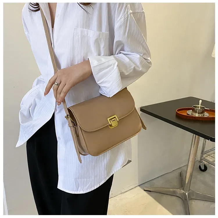 Designer Shoulder Bags Womens 2024 Messenger Bag in Preppy Style - High-Quality Vintage Envelope Briefcase Handbag_voghion.com