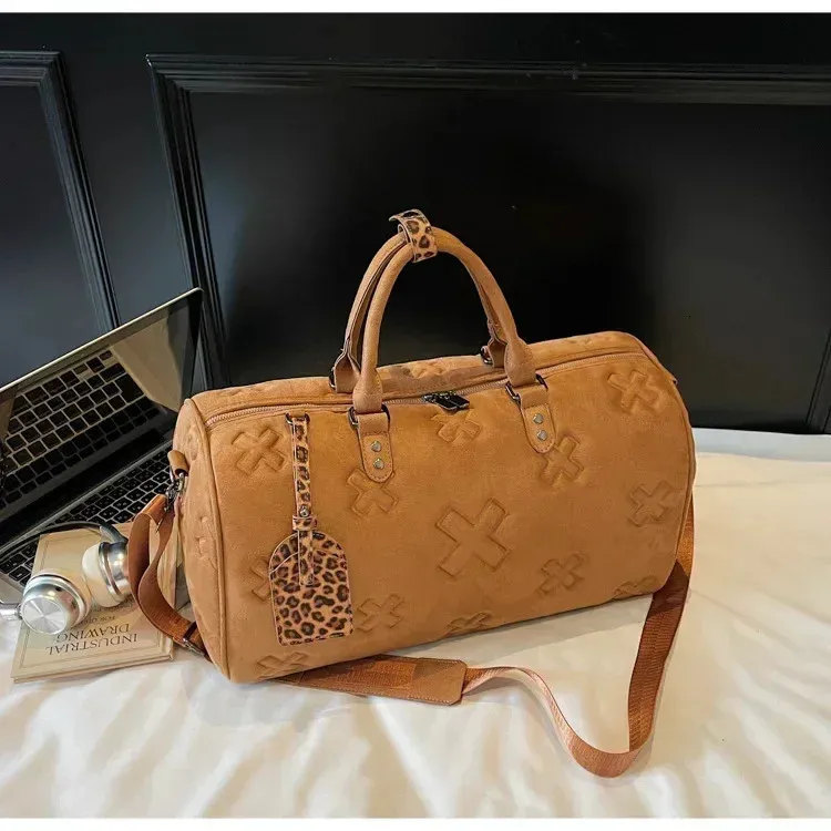 Fashion Crease Large Capacity Travel PU Texture Thickened Durable Lage Multifunctional Yoga Swimming Sports Bag_desvips.com