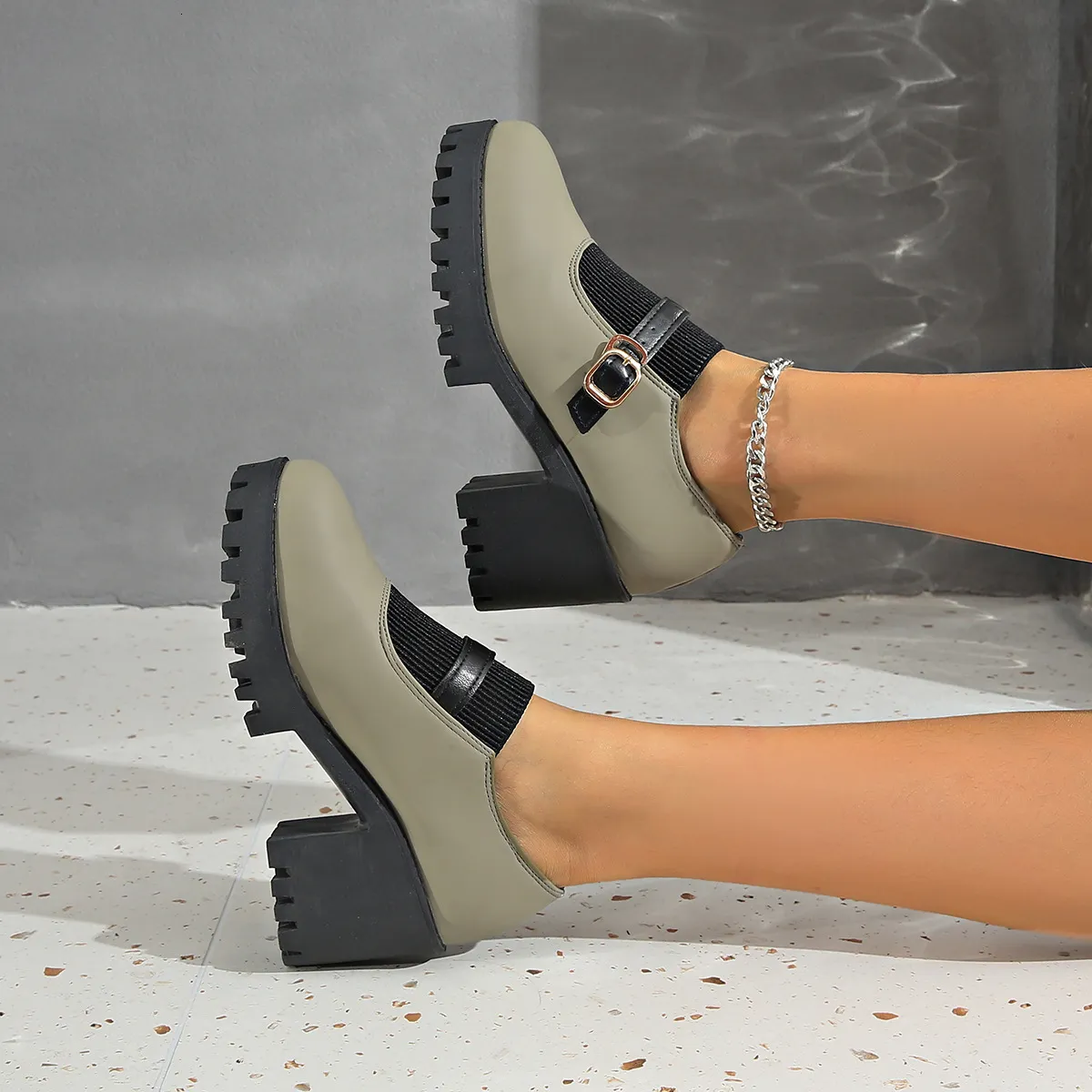 Přeshraniční zahraniční obchod, plus size boty na vysokém podpatku pro ženy, jaro 2025, nová móda s kulatou špičkou a tlustým knoflíkem_voghion.com