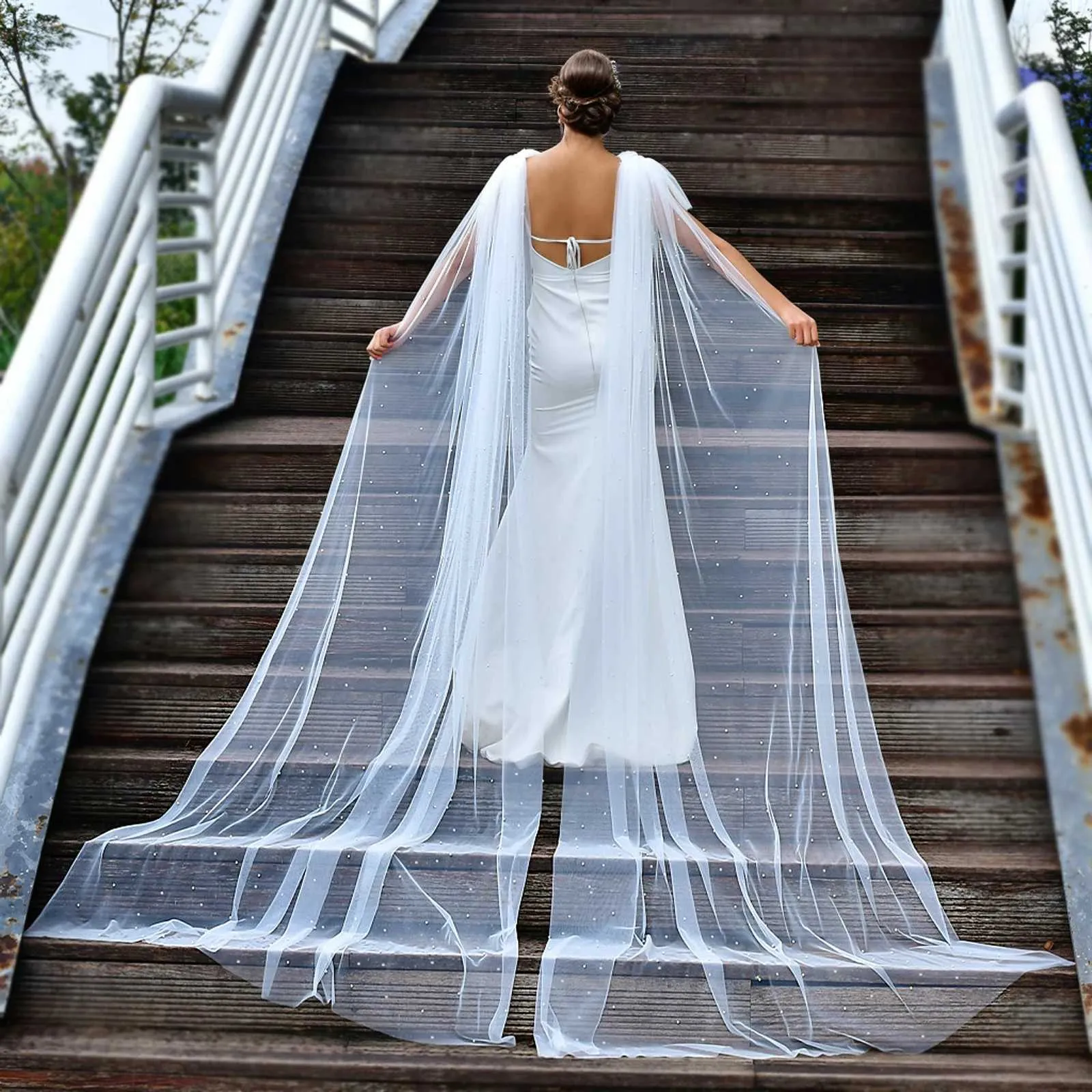 Haarsieraden MZB22 Elegante bruidssluier met vleugels Sexy haltercape met parels Trouwmantel Bolero Plus-size damesfeest_voghion.com