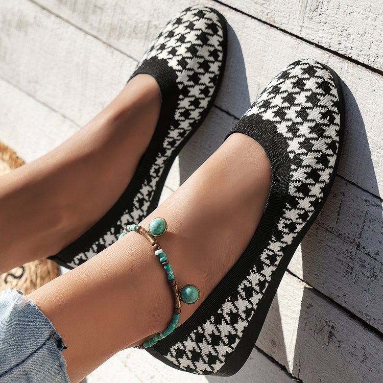Wholesale knitted soft-soled toe shoes flying woven shoes women's flat spring new breathable shallow-mouth  shoes_voghion.com