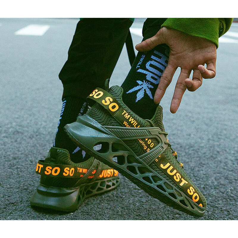 Männer Neue Paar Sport Atmungsaktive Fliegen Weben Casual Große Klinge Laufschuhe Männer_voghion.com