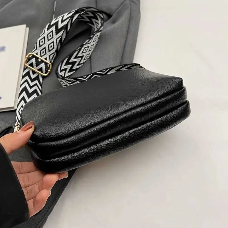Elegant Crossbody Shoulder Bag For Women Versatile Pu Square Bag_voghion.com