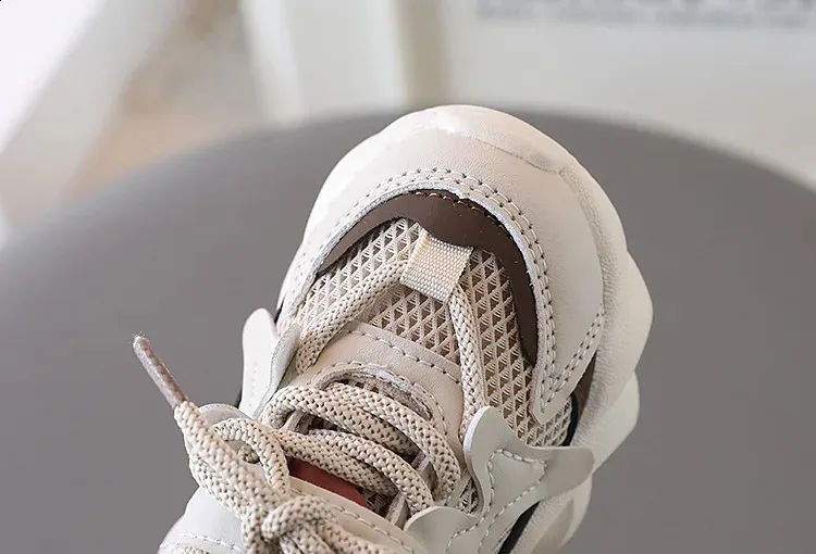 2024 New Childrens Fashionable Breathable Sports Boys and Girls Non slip Outdoor Student Basketball Shoes 240912_desvips.com