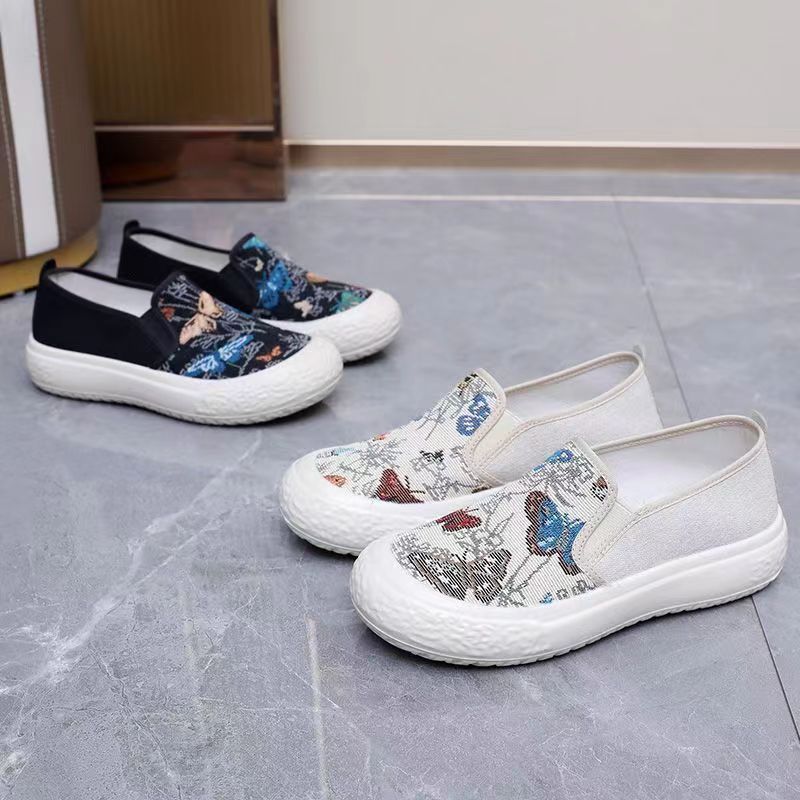 2024 spring new women's round head slip-on canvas women breathable soft sole student lazy single shoes_voghion.com