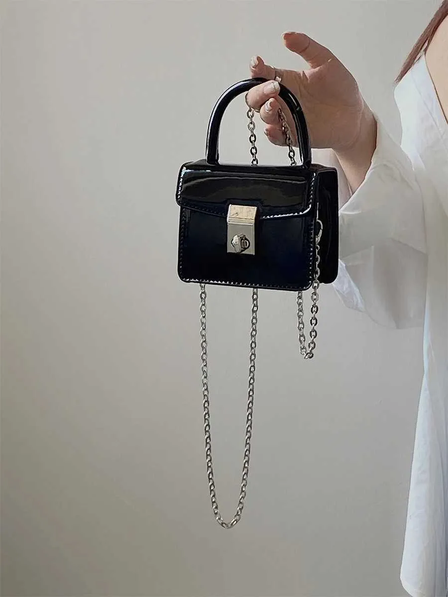 Sac à bandoulière carré pour femme avec petit verrou tendance en cuir verni pour femme_voghion.com