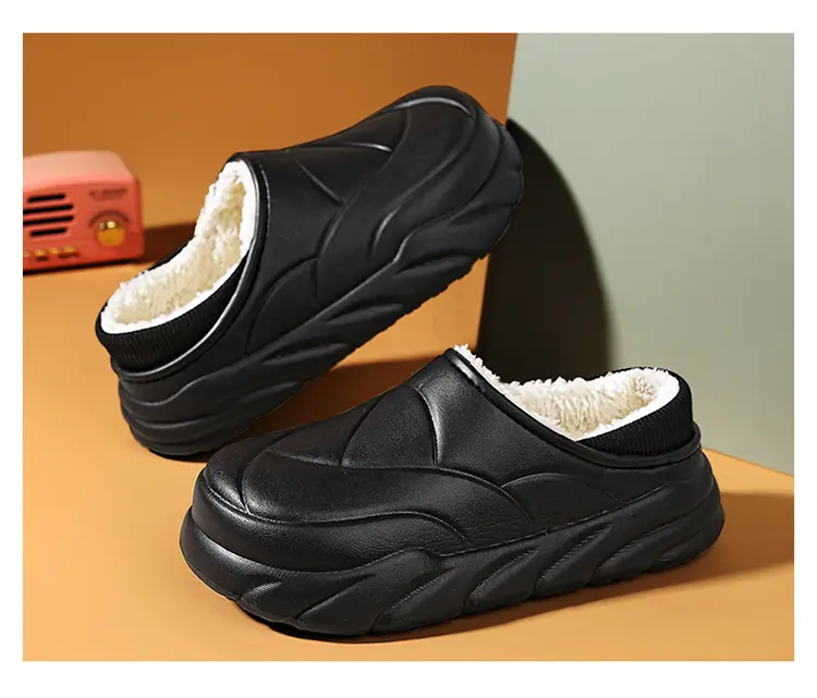 Dikke katoenen pantoffels voor koppels zijn modieus en warm, en mannen en vrouwen hebben het gevoel dat ze op stront stappen._voghion.com