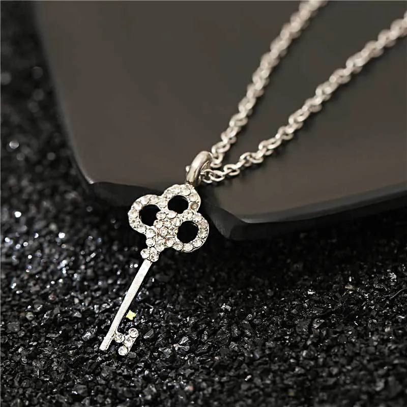 Collane con ciondolo Moda Creativa Collana con chiave per donne Affascinanti Signore Matrimonio Zircone Oro Catena clavicola Romantico_voghion.com