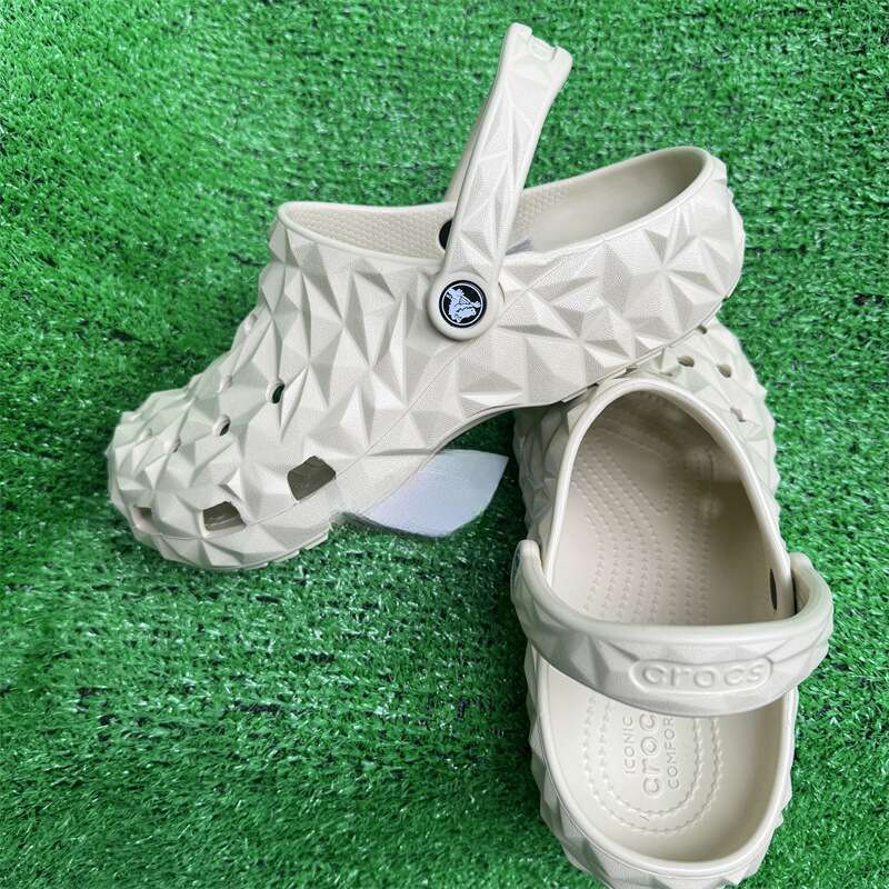 2025 Heiße neue klassische Durian-Schuhe mit dickem Boden und Schwammkuchen, Eltern-Kind-Strandschuhe für Damen, perforierte Schuhe_voghion.com