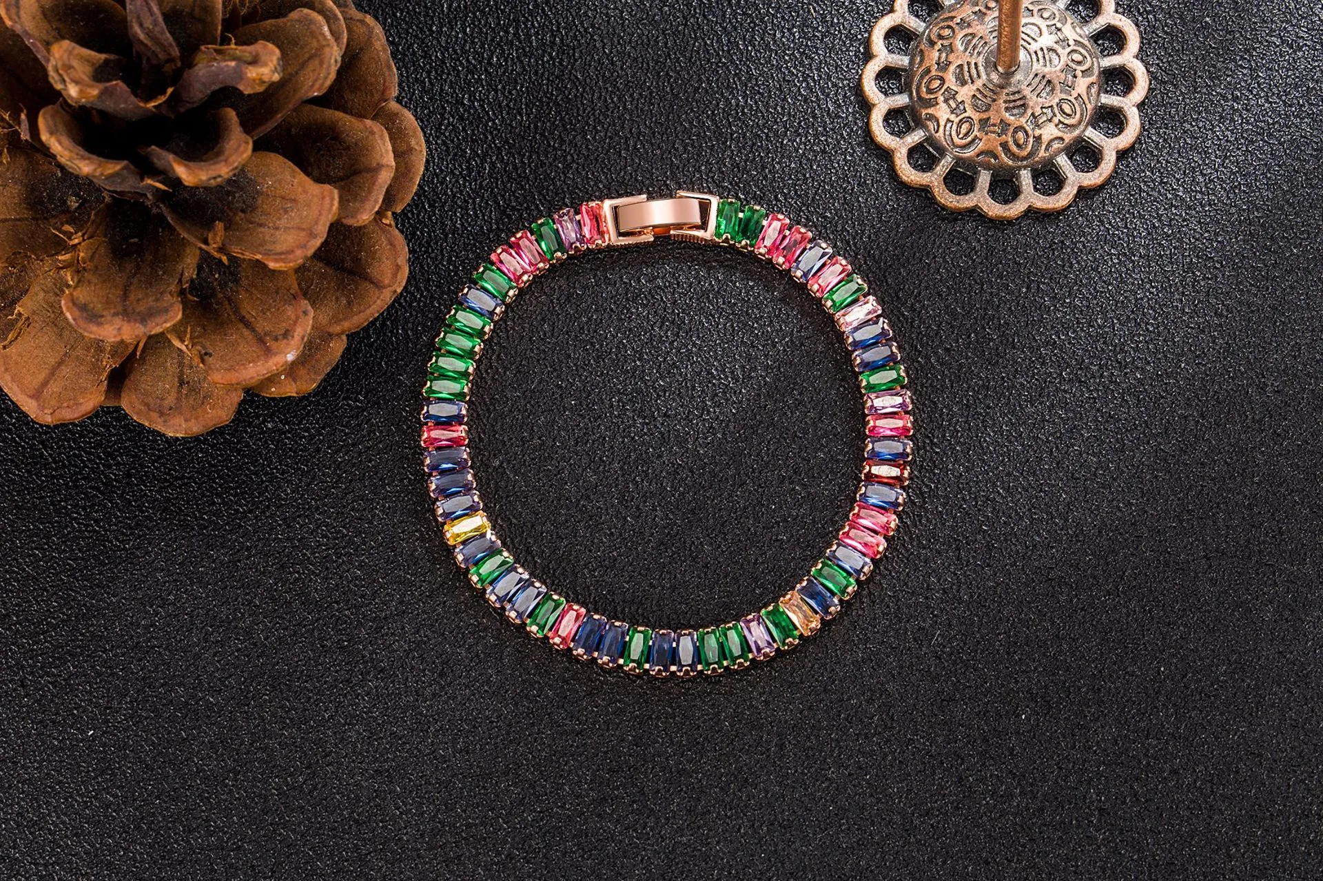 Braccialetto con ciondolo elegante e colorato in zirconi cubici con catena a maglie in argento per donne e ragazze, alla moda, stile OL, stile S._voghion.com