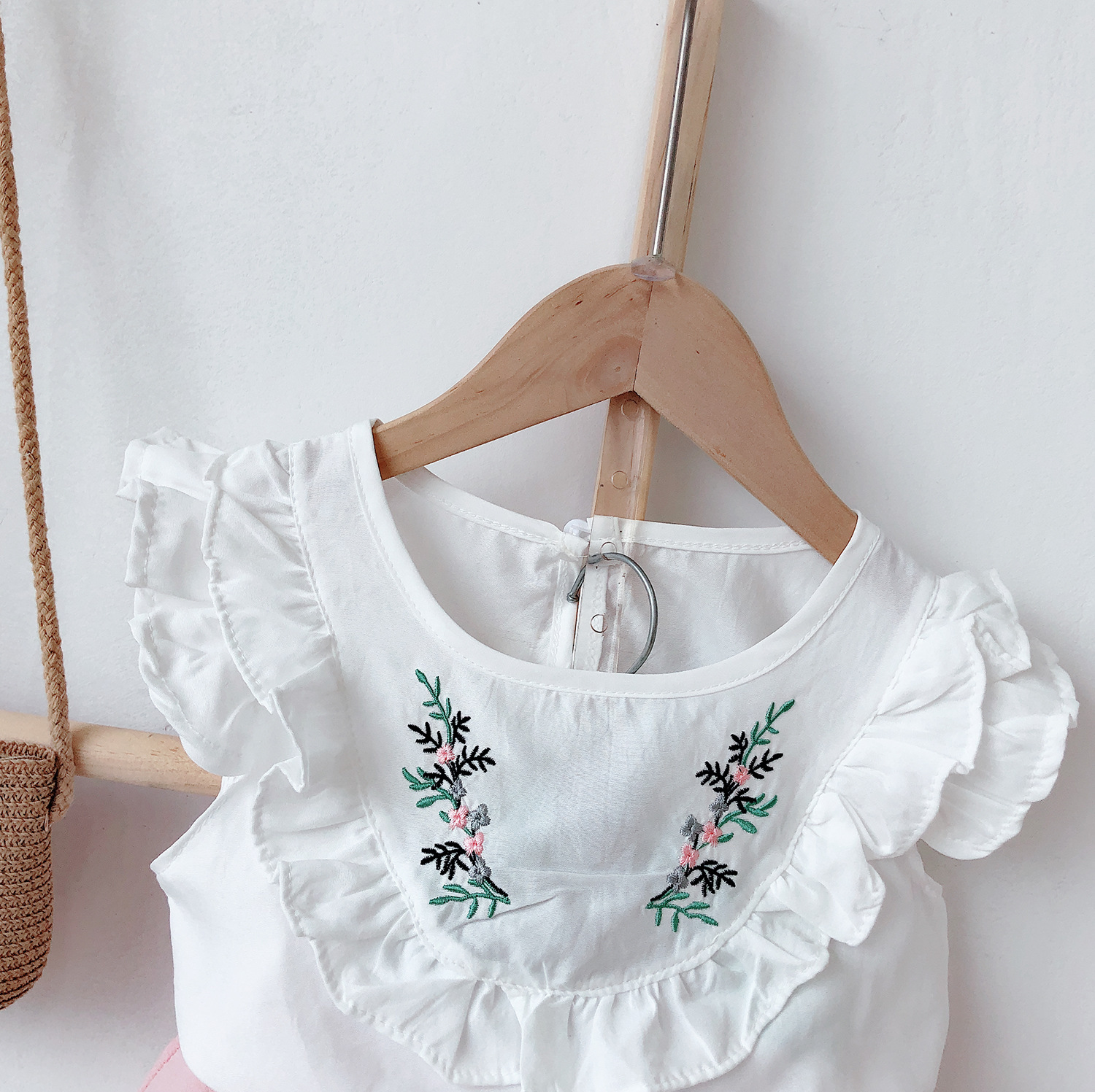Camicia a fiori ricamati per ragazze nuove per mamma e bambini + set di pantaloncini Camicia per bambola con bordo in legno per bambini Set di due pezzi_voghion.com