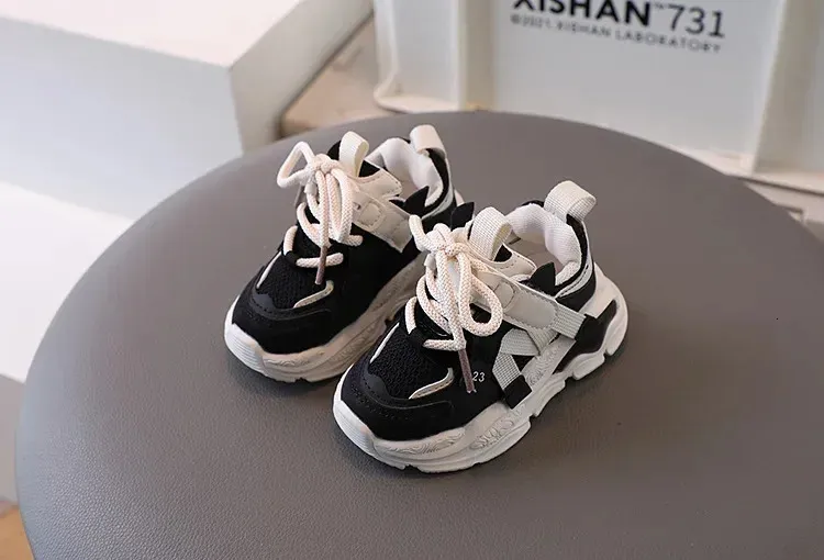 Childrens casual childrens kindergarten sports breathable air mesh shoes 240627_voghion.com
