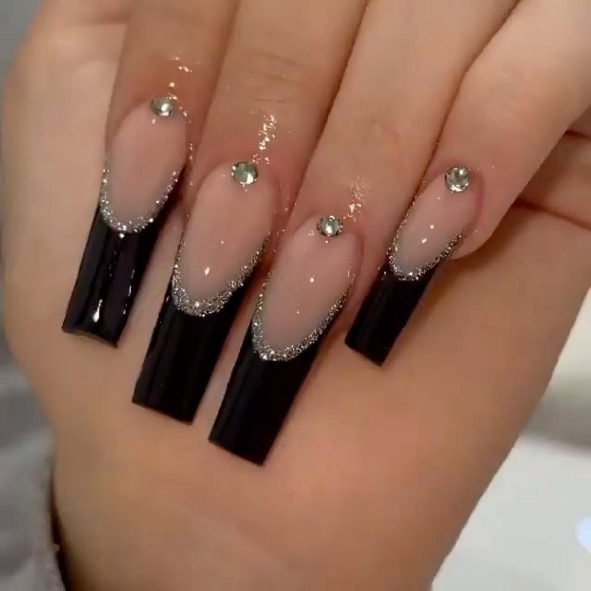 24 pièces d'armure de style français noir ultra longue avec décoration tridimensionnelle et faux ongles pressés