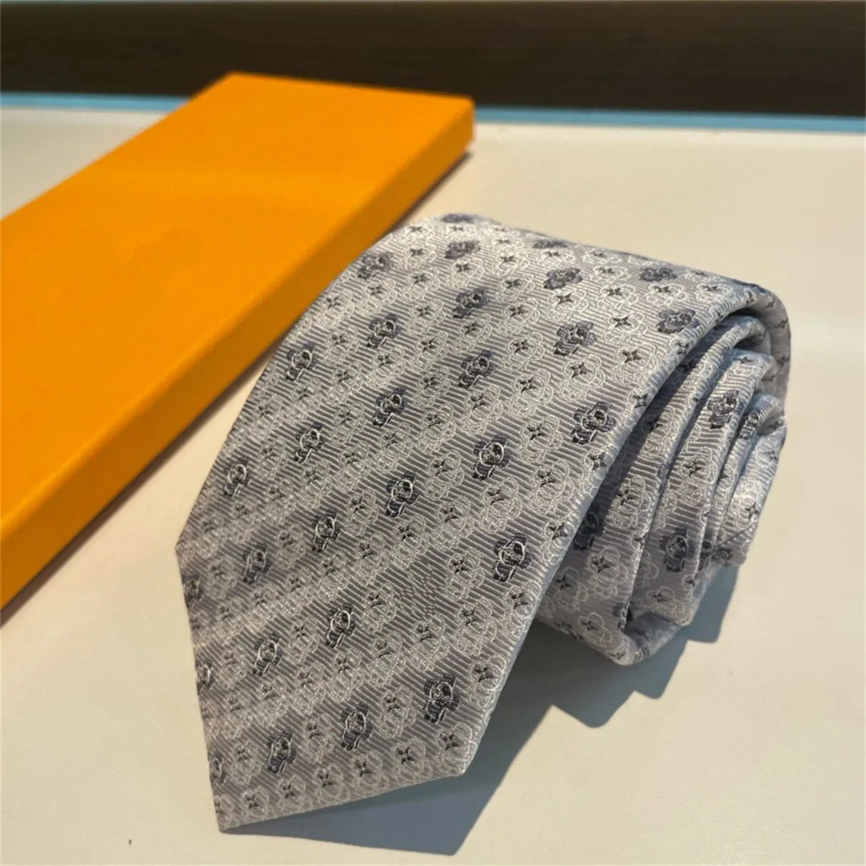 2024 Marke Hochzeit Krawatten Männer Krawatte Designer Krawatte 100% Seide Anzug Krawatten Business Krawatte V881d_voghion.com
