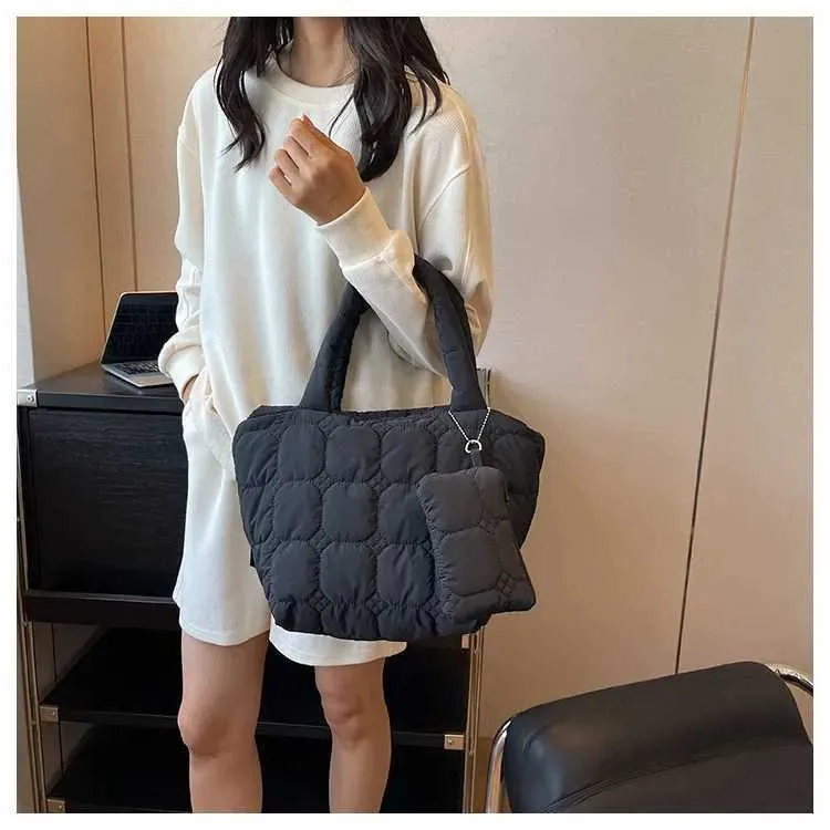 Mode Gesteppte Stickerei Thread Handtasche Leichte Puffy Top-Griff Große Kapazität Damen Kleine Einkaufstasche mit Mini_voghion.com
