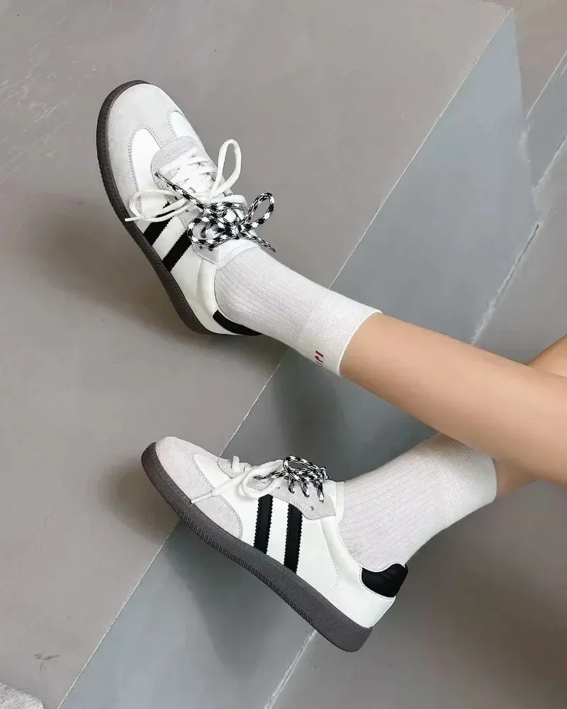 Baskets de tennis plates pour femmes, chaussures vulcanisées à lacets, couleurs mélangées, tendance, printemps-automne_voghion.com