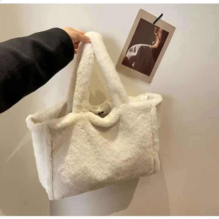 Borsa a tracolla singola grande capacità in peluche, per pendolari, moda autunno e inverno 2024, borsa in pelliccia, 241120_voghion.com