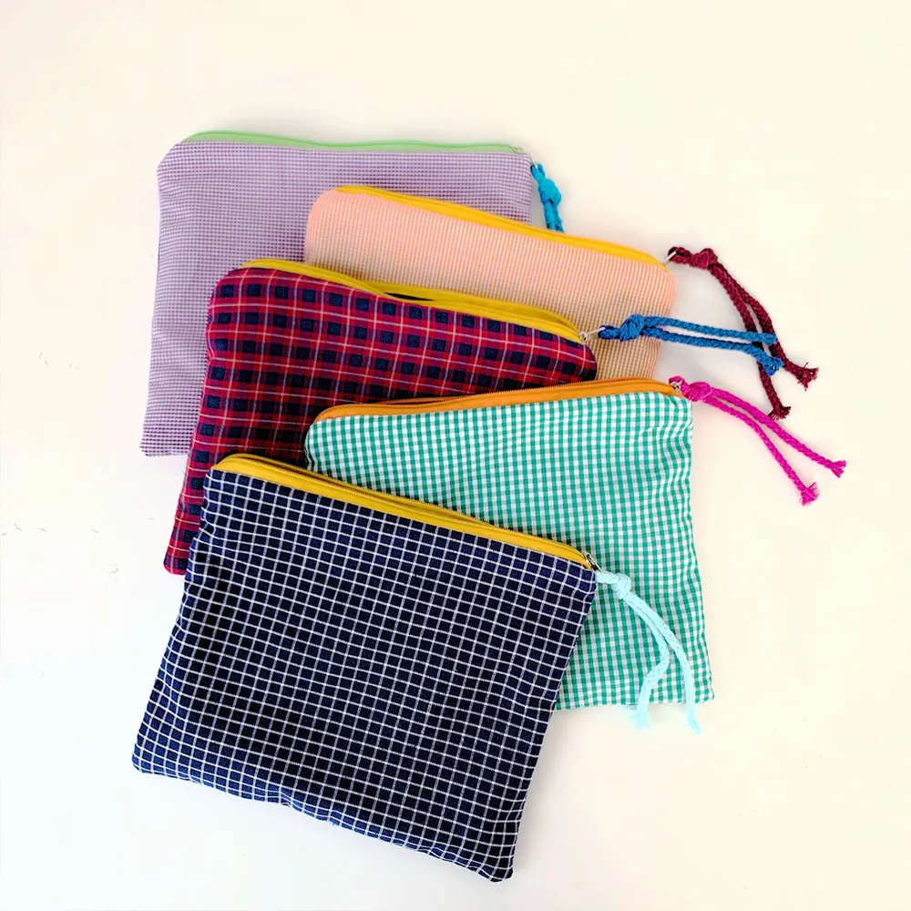 Damen-Make-up-Tasche aus kariertem, einfachem Baumwollstoff, große Kapazität, Federmäppchen, tragbare Reisetasche, große Bad-Kosmetiktaschen_voghion.com