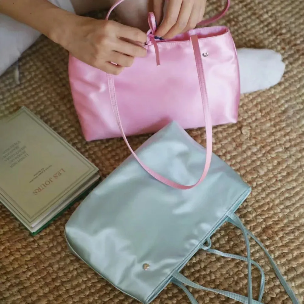 Einfarbige Vintage Satin Handtasche Lässige Stoff Bowknot Elegante Damen Umhängetasche 240902_voghion.com