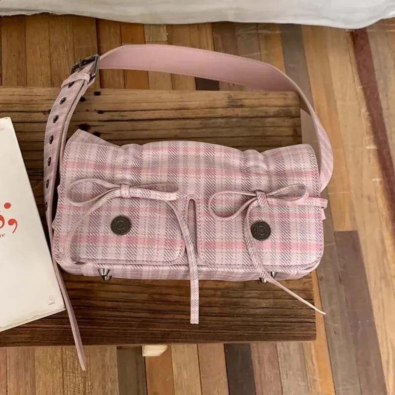 MBTI Plaid Pink Damen Schultertasche Plissee Lässig Süße Niedliche Mode Lederhandtasche Literarische Exquisite Achseltasche 240827_voghion.com