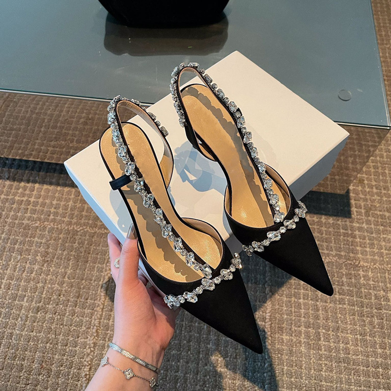 Damenschuhe Französische kleine Absätze Promi spitz einzelne Schuhe Fee weiße High Heels Stiletto Strass Baotou Sandalen weiblicher Sommer_voghion.com