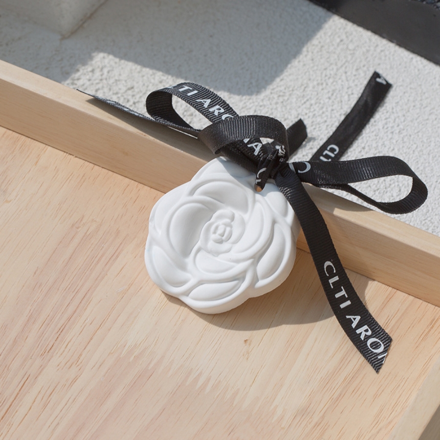 3pcs Flower Aromatherapy Diffuser Stone For Home/car, With British Pear & Sweet Celandine Fragrance Scented Plaster Chips, Solid Air Freshener Hanging Decoration For Cabinet & Clothes_voghion.com