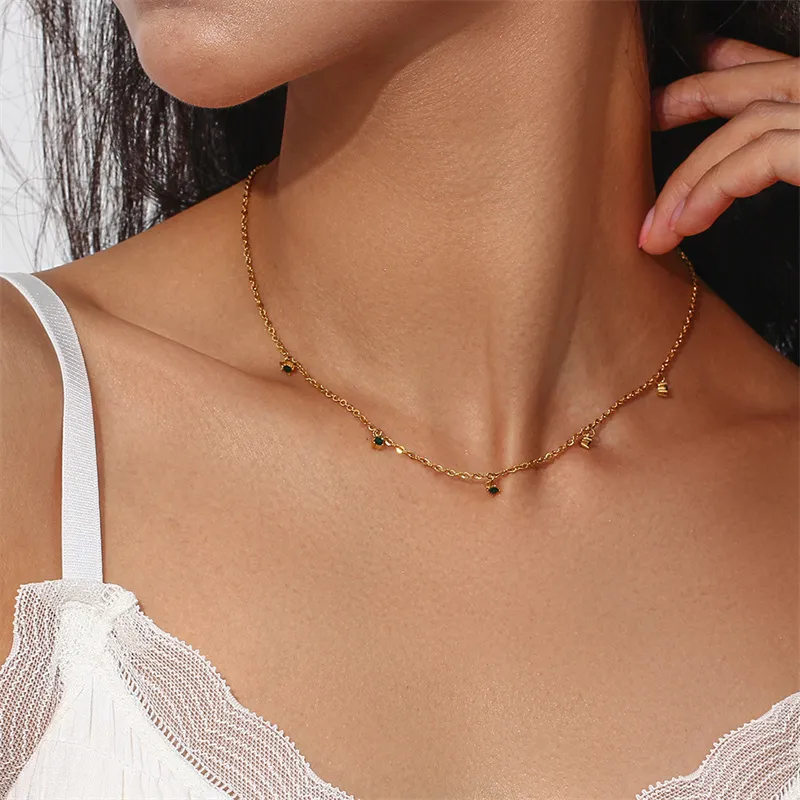 Collana con pendente minimalista per donna catena elegante_voghion.com