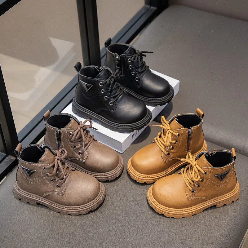 Podzimní nové batolecí kraťasy pro děti, krásné trojúhelníkové kovové kraťasy s potiskem Kidsnest, chlapecké motocyklové boty, ležérní kožené_voghion.com