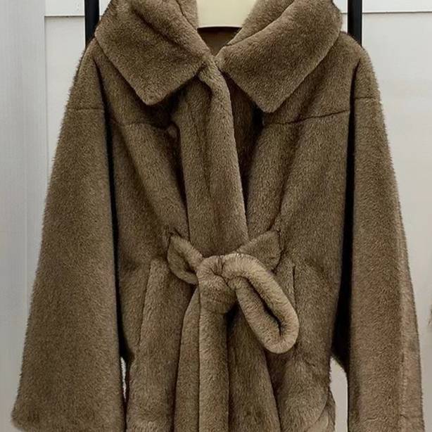 „Płaszcz z futra lisa z rękawami typu nietoperz – elegancka damska kurtka z kołnierzem szalowym (jeden rozmiar, 3 kolory)”_voghion.com