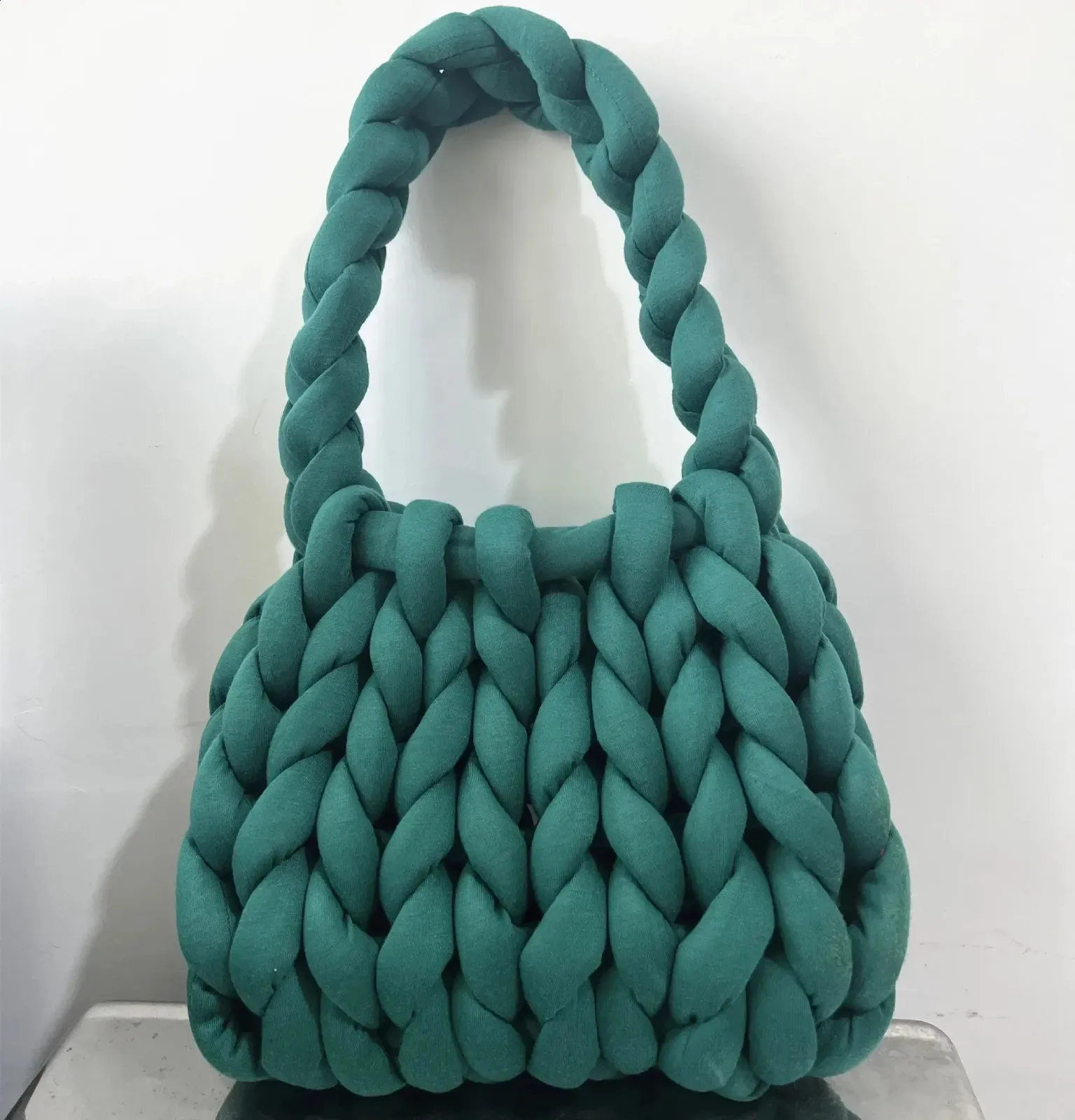 Bolso de mano tejido a mano para mujer, tejido a mano, con hilo islandés grueso, para hombro, para compras, 240912_voghion.com
