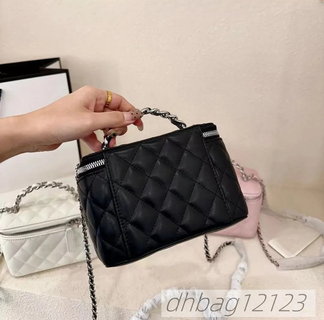 23k Ladies Designer Vanity Box Makeup Bag With Metal Handle Mirror Sier Hardware Matelasse Chain Cosmetic Case Purse_voghion.com
