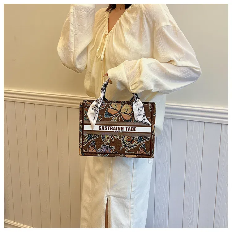 Freies Verschiffen 2025 Designer Umhängetaschen für Womans Handtasche Klappe Frauen Messenger Crossbody Gedruckt Stickerei Tasche_voghion.com