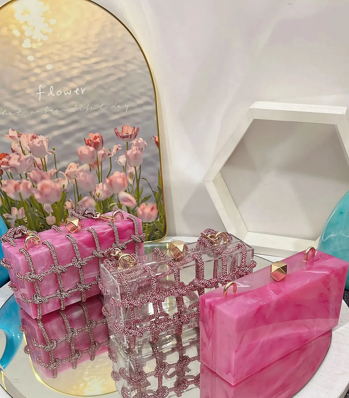 2024 Handtasche Hochwertige Abend-Dias-Kupplung Acryl Achselhöhle Quadratische Damen Geldbörse Hochzeitstasche 240907_voghion.com