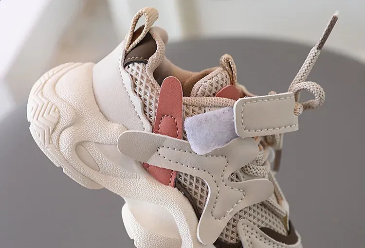 2024 New Childrens Fashionable Breathable Sports Boys and Girls Non slip Outdoor Student Basketball Shoes 240912_desvips.com