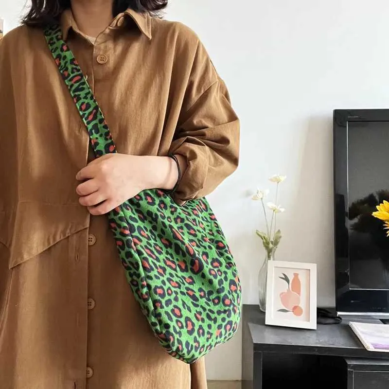 Sac à main en velours côtelé pour femme avec bandoulière en tissu imprimé panthère verte, grande capacité, sac de loisirs, de voyage, de shopping_voghion.com