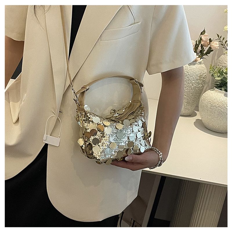 Modische kleine quadratische Tasche Damen im neuen ausländischen Stil 2024 mit Pailletten, Knödeltasche, vielseitige_voghion.com