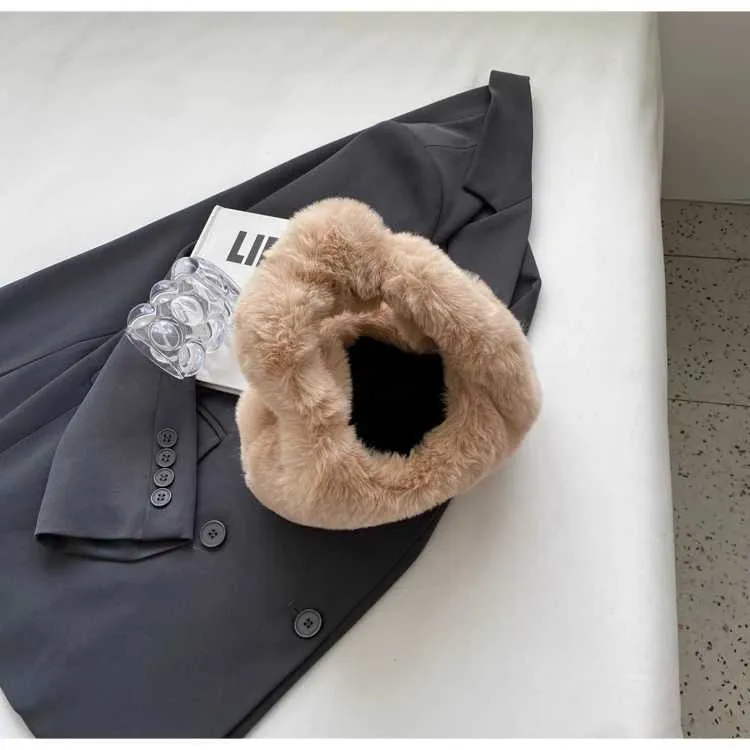 Portafoglio da donna con manico corto Fi Cluh carino Wen Fur Small Half Mo caldo peluche borsa da polso Y241106_voghion.com