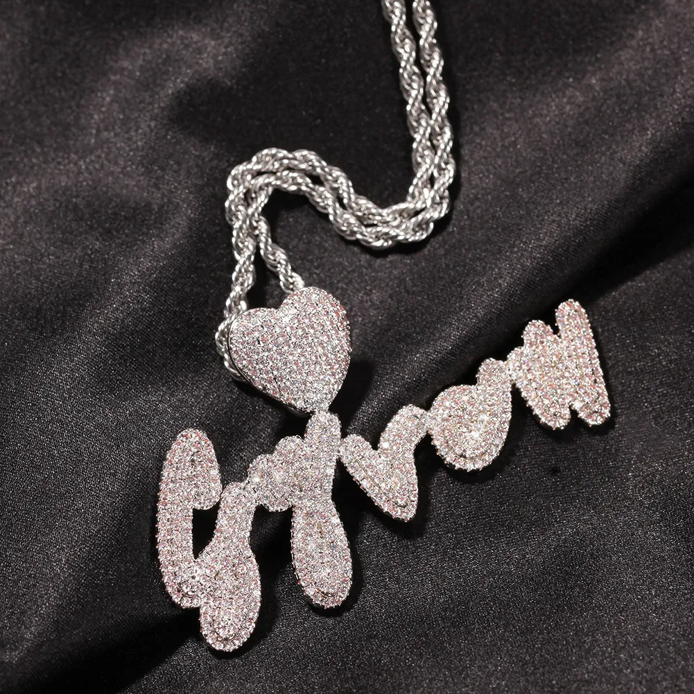 Collier avec pendentif personnalisé en forme de cœur avec initiale cursive et nom personnalisé en zircone cubique glacé CZ en or véritable_voghion.com