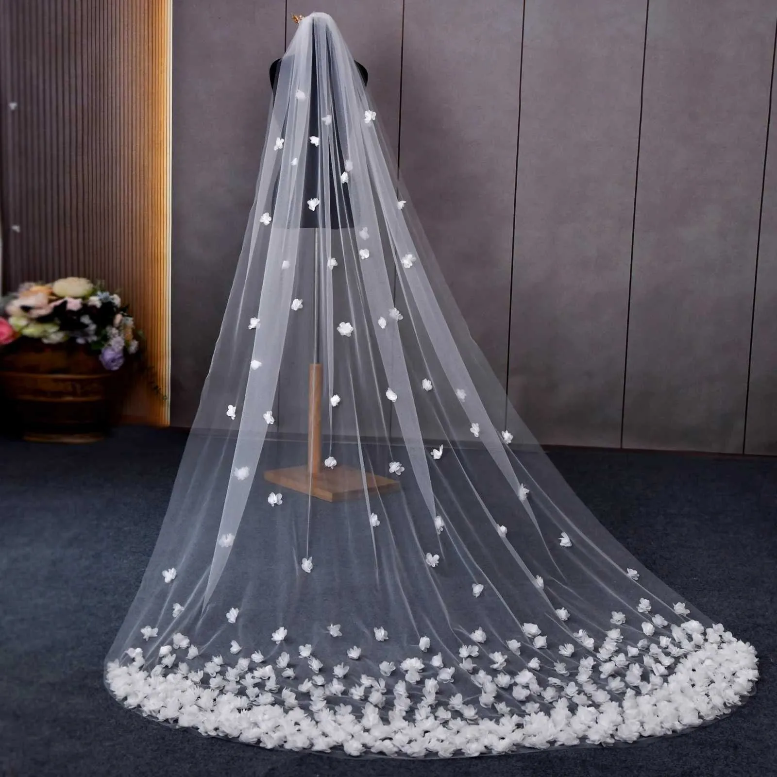 Hair Jewelry Fabric Flowers Scattered Floral Applique Wedding Veil 3D Organza Flower Bridal Illusion 1 Tier with Comb_voghion.com