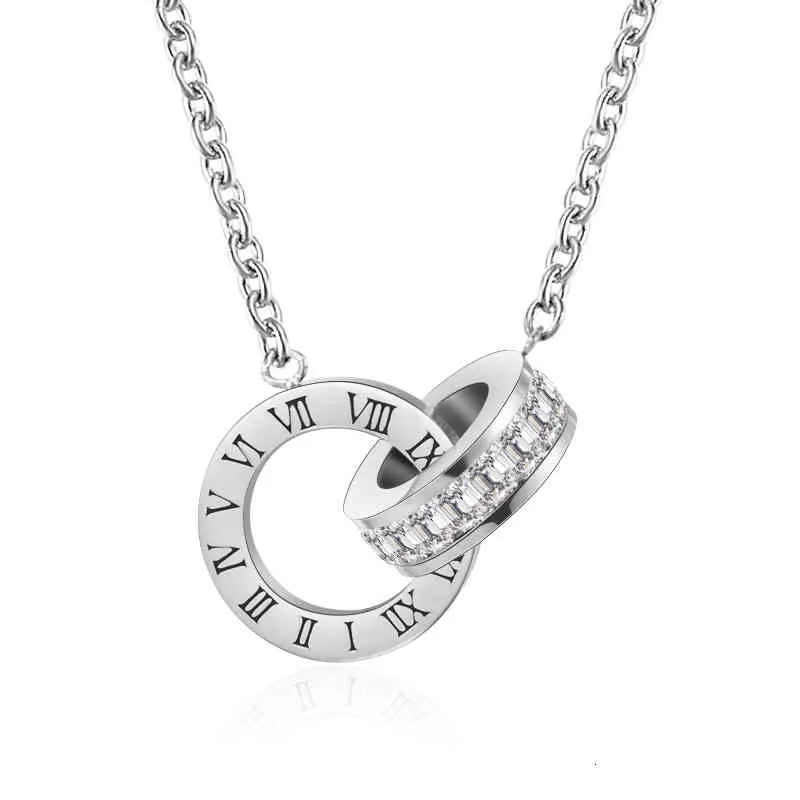 Parure collier et boucles d'oreilles chiffres romains cristal_voghion.com