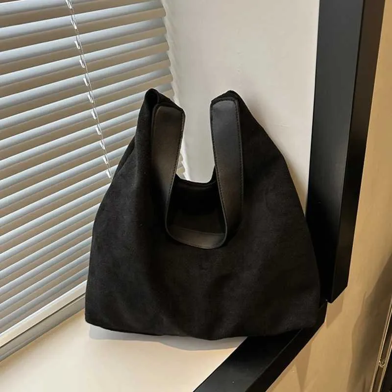 Retro womens large capacity suede shoulder bag solid color simple design casual shopping handbag Y241123_voghion.com
