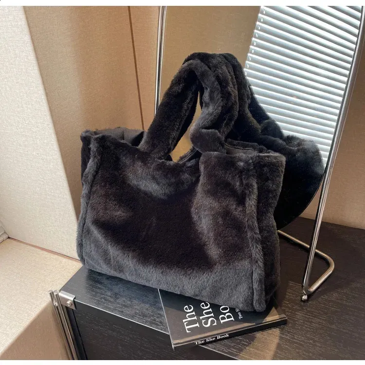 Borsa a tracolla singola grande capacità in peluche, per pendolari, moda autunno e inverno 2024, borsa in pelliccia, 241120_voghion.com