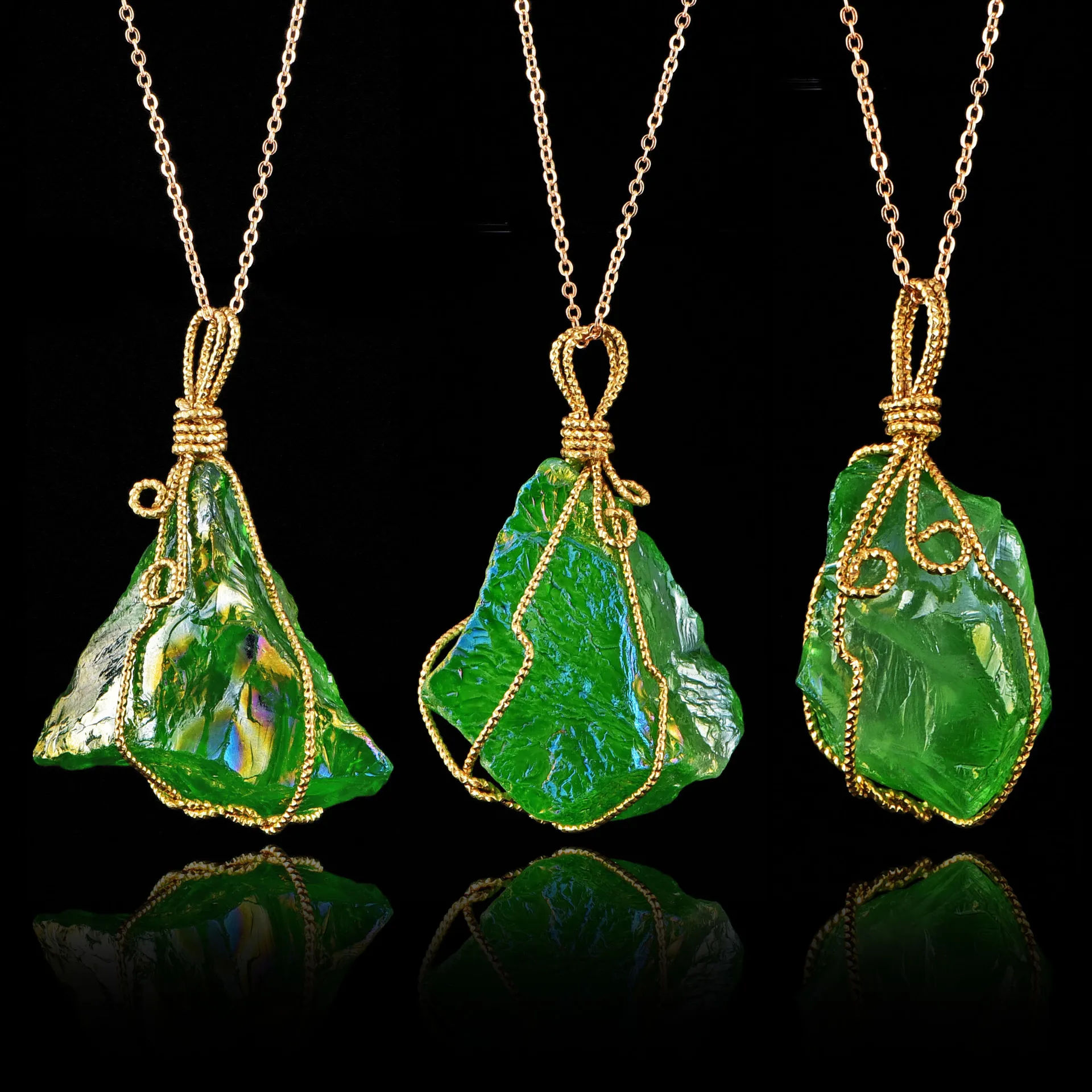 Wire Wrapped Crystal Pendant Necklace For Women And Men_voghion.com
