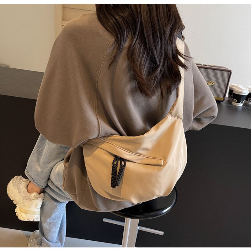2024 Neue lässige, vielseitige, leichte Canvas-Tasche für Damen, einfache und modische Knödeltasche, große Kapazität,_voghion.com